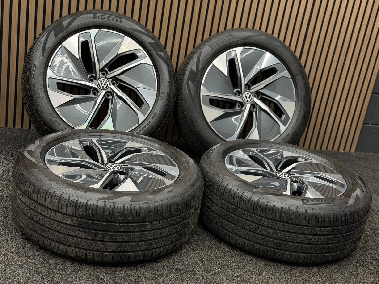 Originele 19 inch VW ID.4 ID4 Hamar 5x112 Pirelli All Season, Auto-onderdelen, Banden en Velgen, ., Banden en Velgen, 235 mm, .