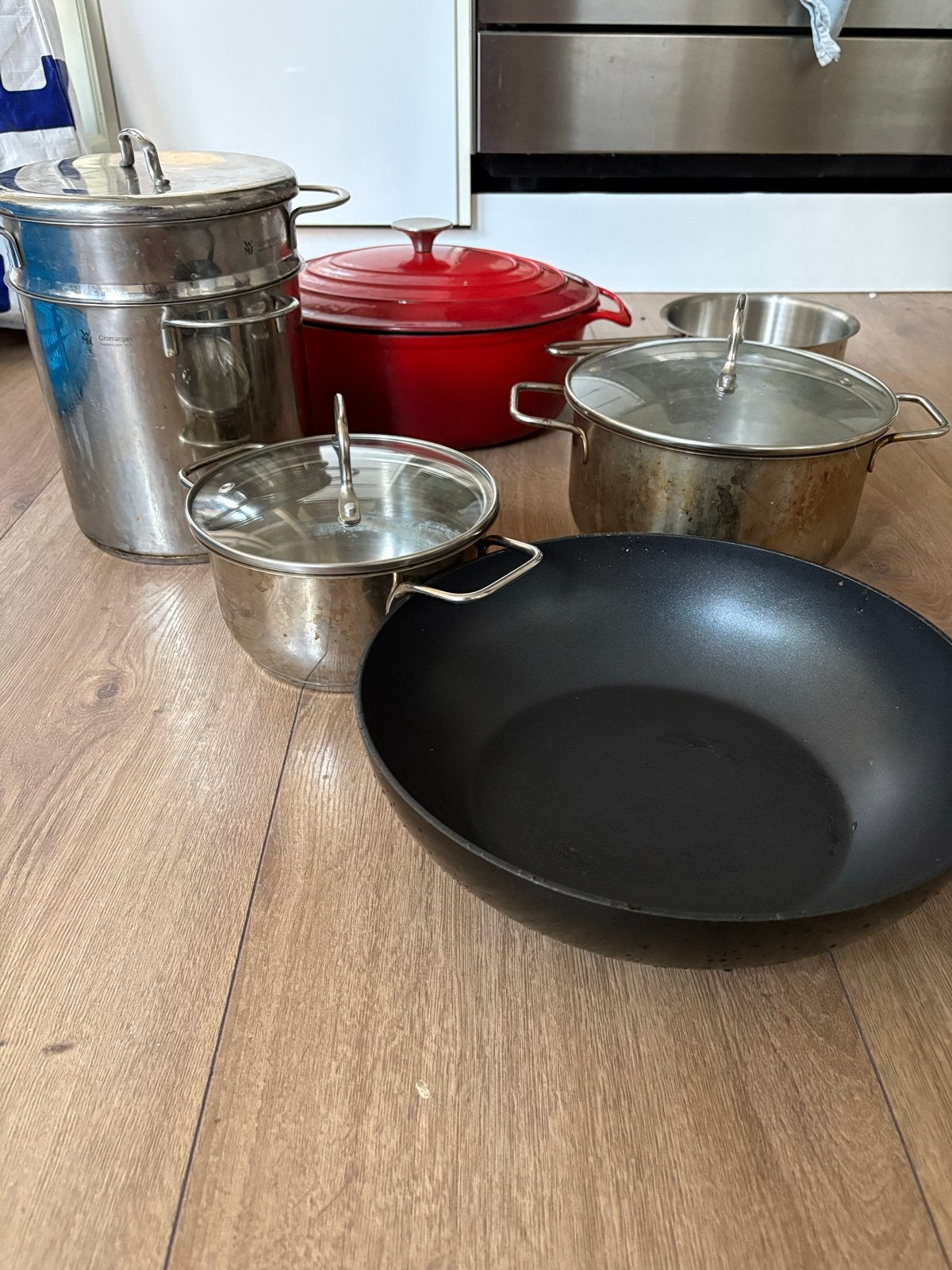 Complete pannenset: van wok tot braadpan en gietijzeren pan, Ophalen, Gebruikt, Gietijzer, Met deksel
