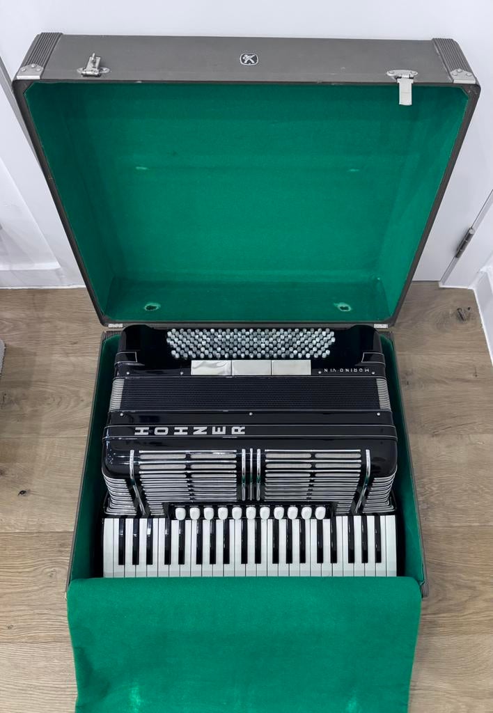 Hohner Morino VI N, Muziek en Instrumenten, Accordeons, Ophalen, Zo goed als nieuw, Overige formaten, Hohner