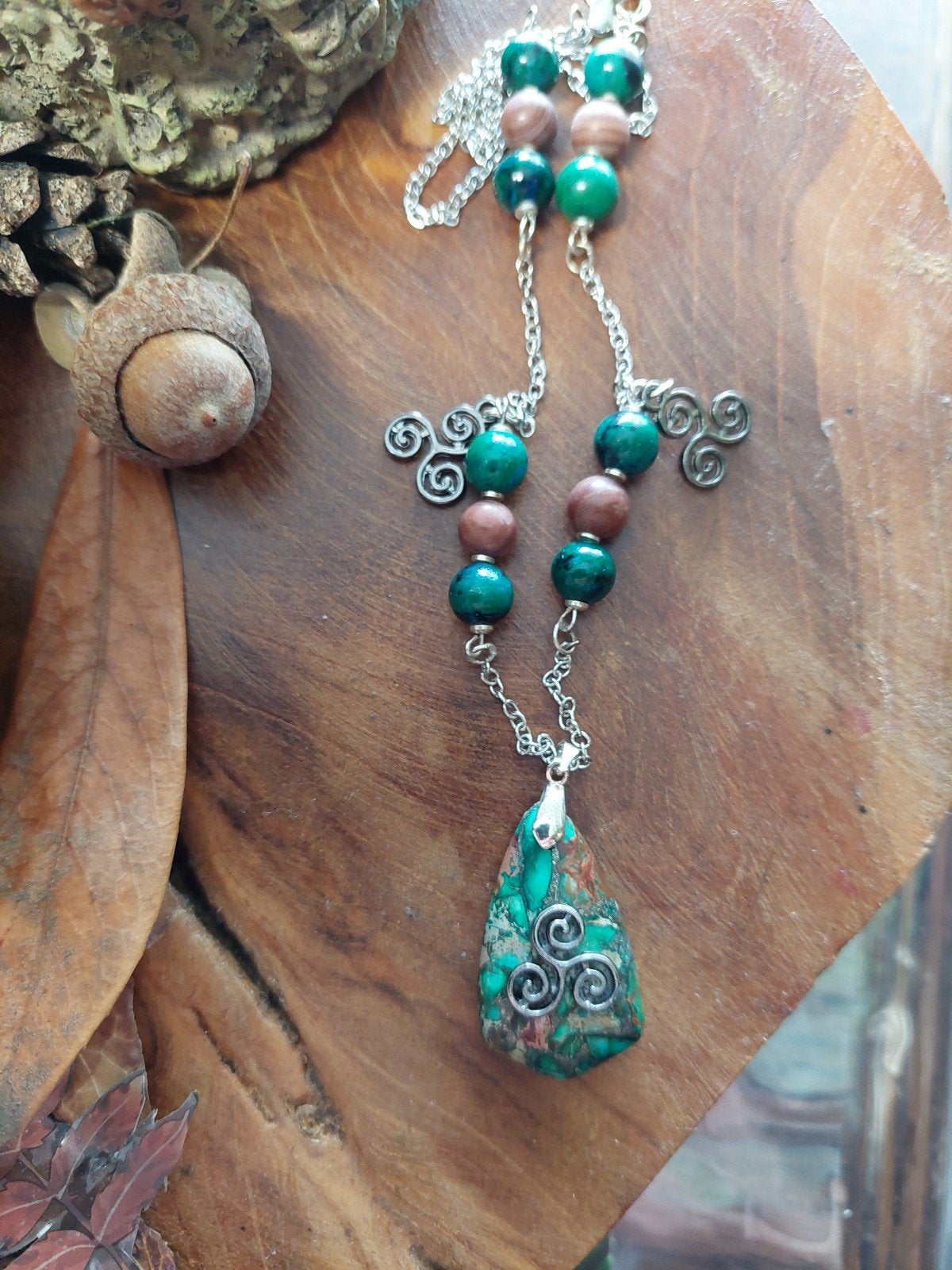 Edelsteen Triquetra ketting Gothic Wicca Pagan Keltisch Emo, Ophalen of Verzenden, Overige kleuren, Overige materialen, Met edelsteen