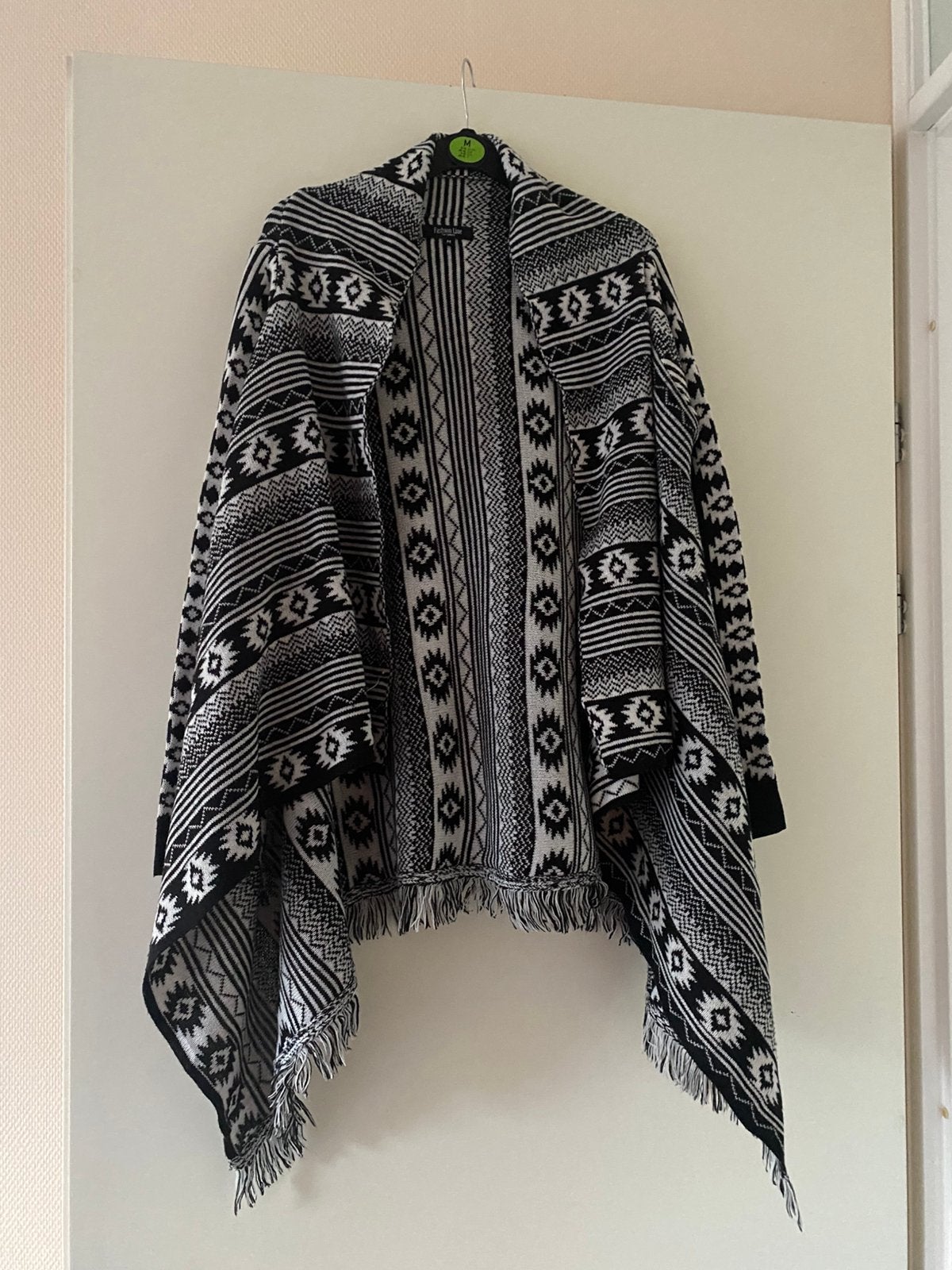 Vest, Ophalen of Verzenden, Zo goed als nieuw, Maat 38/40 (M), Zwart