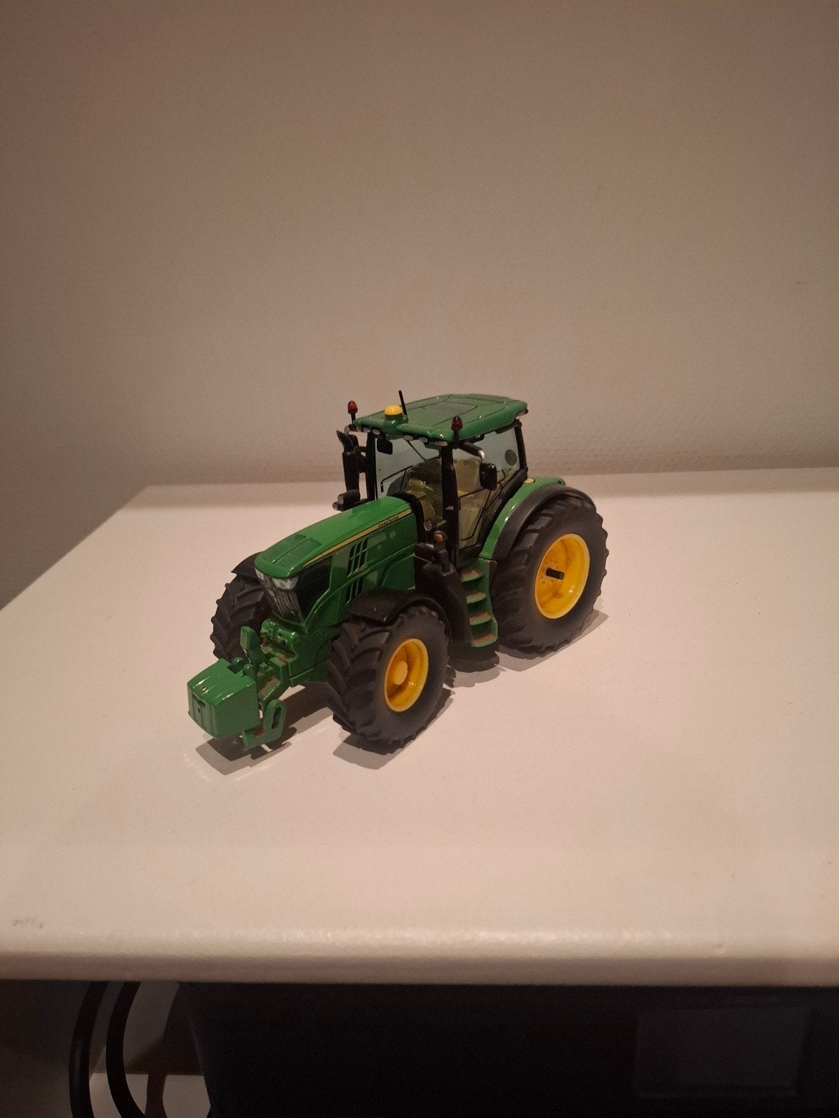John Deere 6180 R lcn beursmodel (2013), Hobby en Vrije tijd, Modelauto's | 1:32, Ophalen of Verzenden