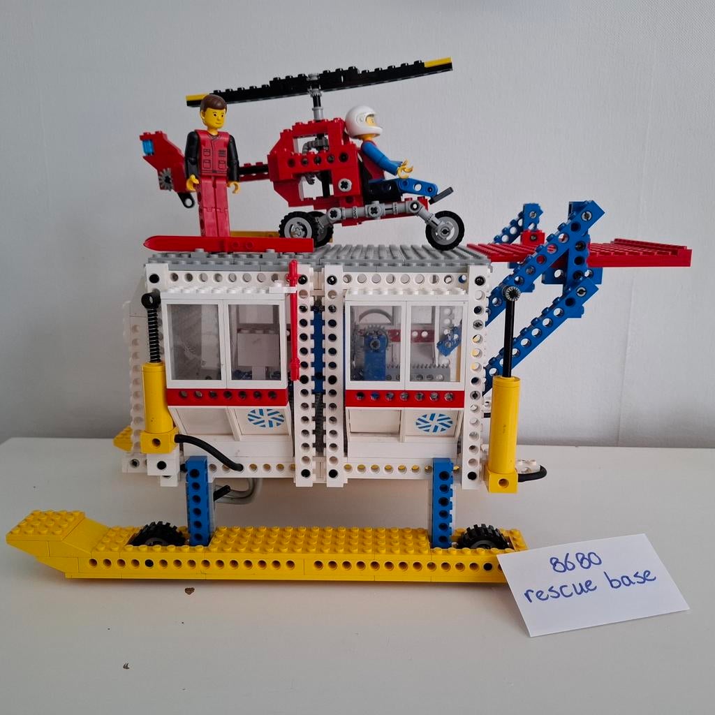 Lego 8680 Technic rescue base, pneumatic, technic, artic, Ophalen of Verzenden, Gebruikt, Complete set, Lego