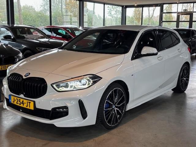 BMW 1 Serie (f40) 118i 140pk Executive M-Sport plus Pack, Auto's, BMW, Stof, Gebruikt, Wit, Origineel Nederlands