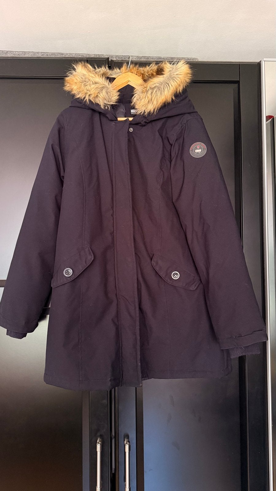 Geographical Norway winterjas met capuchon en bontkraag, Ophalen of Verzenden, Zo goed als nieuw, Maat 42/44 (L), Zwart