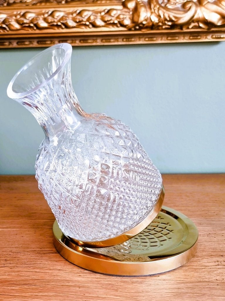 Karaf in geslepen glas op voet., Verzamelen, Glas en Borrelglaasjes, Ophalen of Verzenden, Zo goed als nieuw, Overige typen