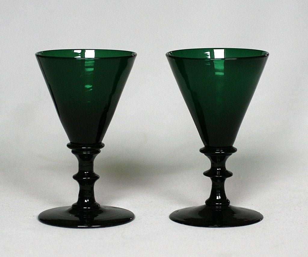 Antieke groene Bristol glazen ( Let op chipjes aan de voet ), Antiek en Kunst, Antiek | Glas en Kristal, Ophalen of Verzenden