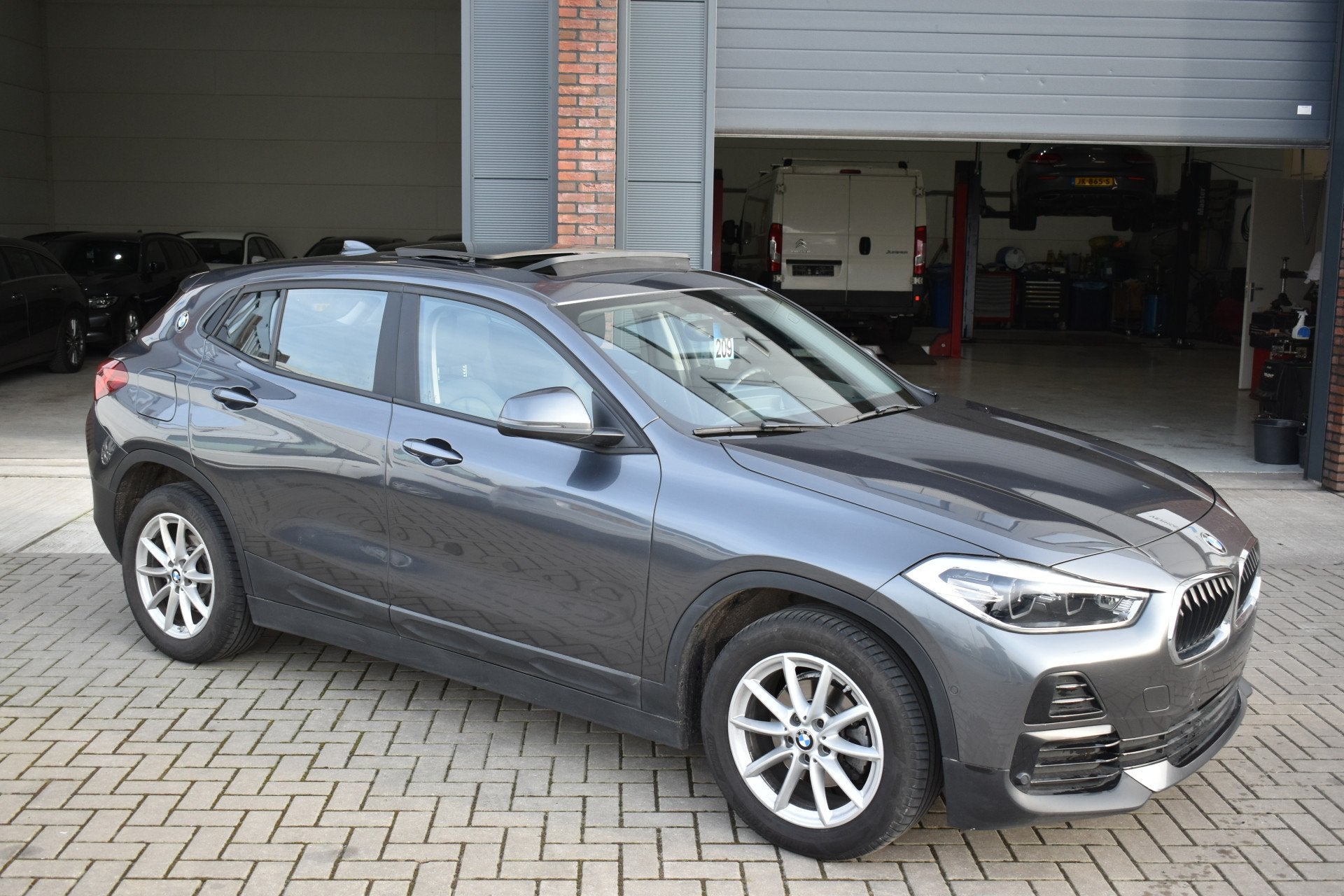BMW X2 sDrive16d High Executive Edition €16900 netto expor, Auto's, X2, Zwart, 116 pk, Bedrijf