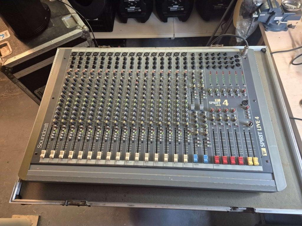 Mengtafel SOUNDCRAFT Spirit Live 4 (16 kanaals), Ophalen, Gebruikt, Soundcraft, Microfooningang
