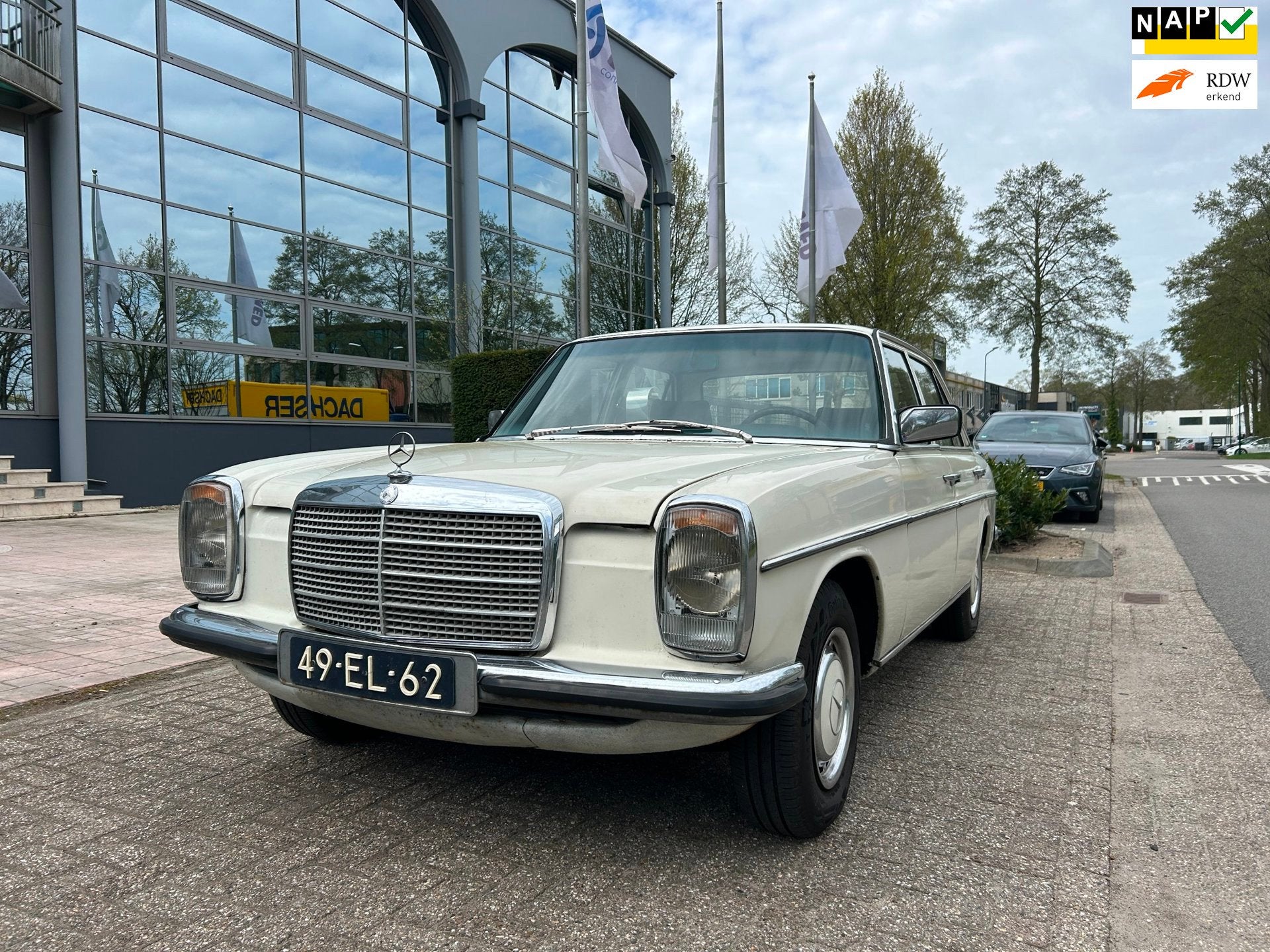 Mercedes-Benz 200-280 (W115) 200 LPG apk en wegenbelasting v, 94 pk, Achterwielaandrijving, Gebruikt, 4 cilinders