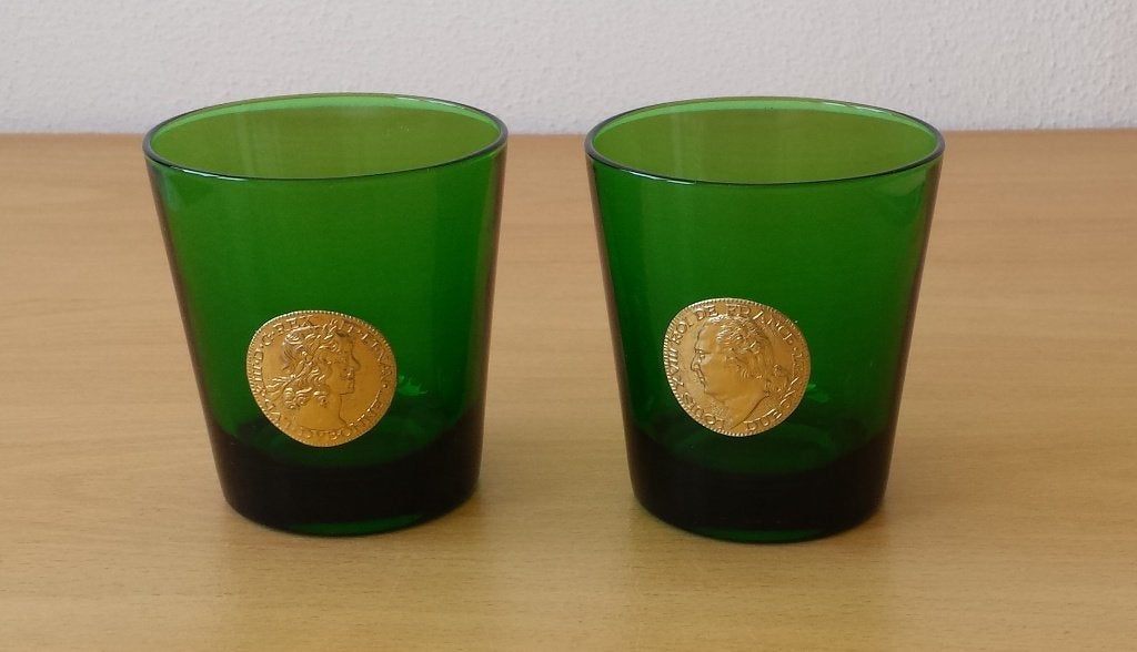 2 Dubonnet Aperitief Glazen met Medaillon - vintage, Ophalen of Verzenden, Zo goed als nieuw, Borrel- of Shotglas, Dubonnet