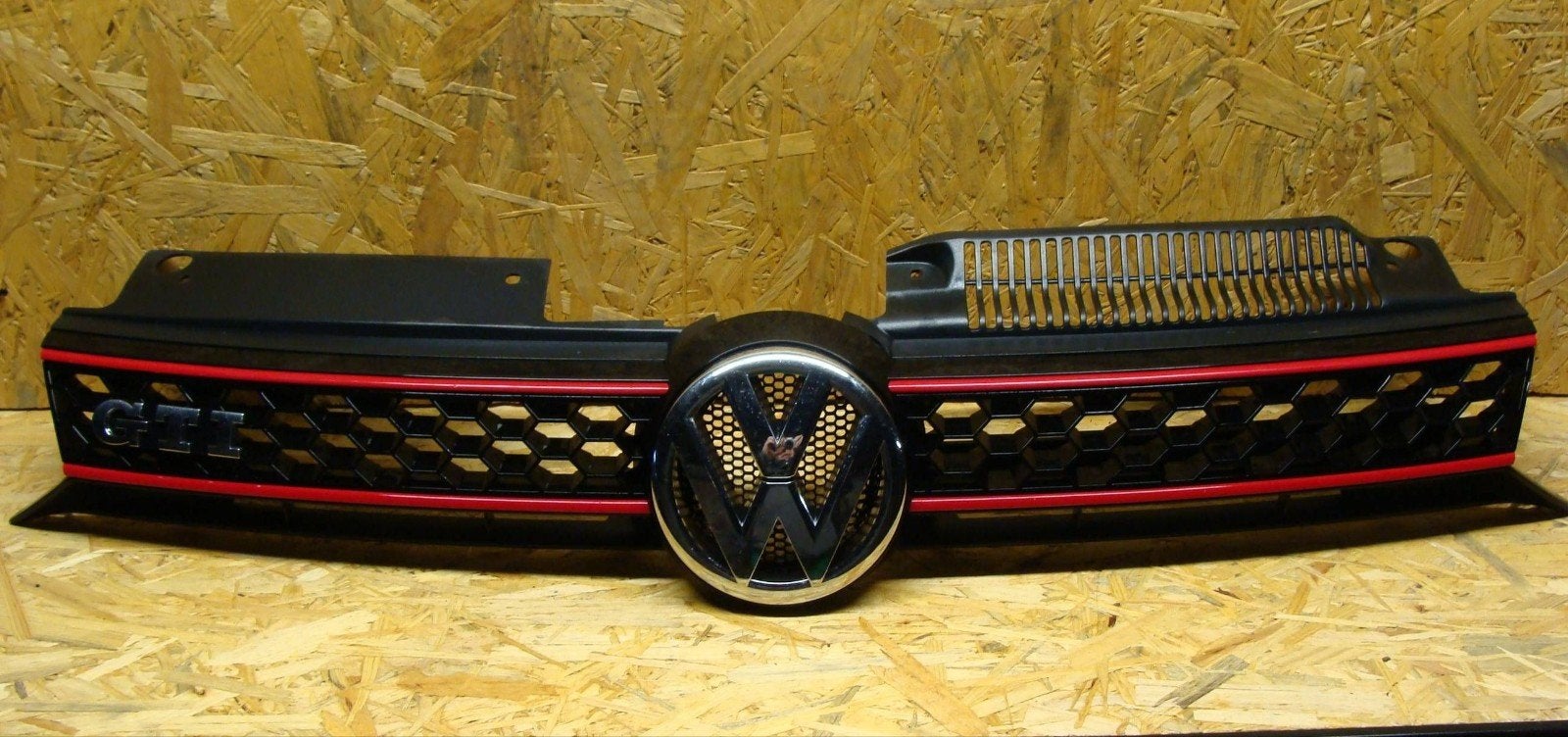 GEZOCHT nette golf 6 gti grill mk6, Auto-onderdelen, Ophalen of Verzenden, Bumper