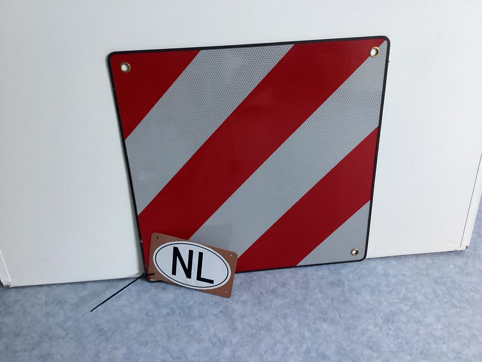 Fluoriserend bord aluminium, Ophalen