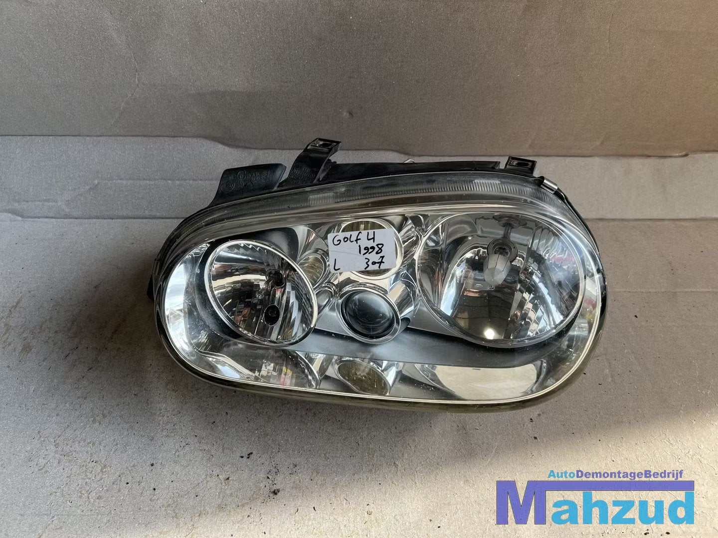 VW GOLF 4 Links koplamp 1997-2004, Auto-onderdelen, Gebruikt, Volkswagen, Volkswagen AG, Berliner Ring 2
38440  Wolfsburg, DE