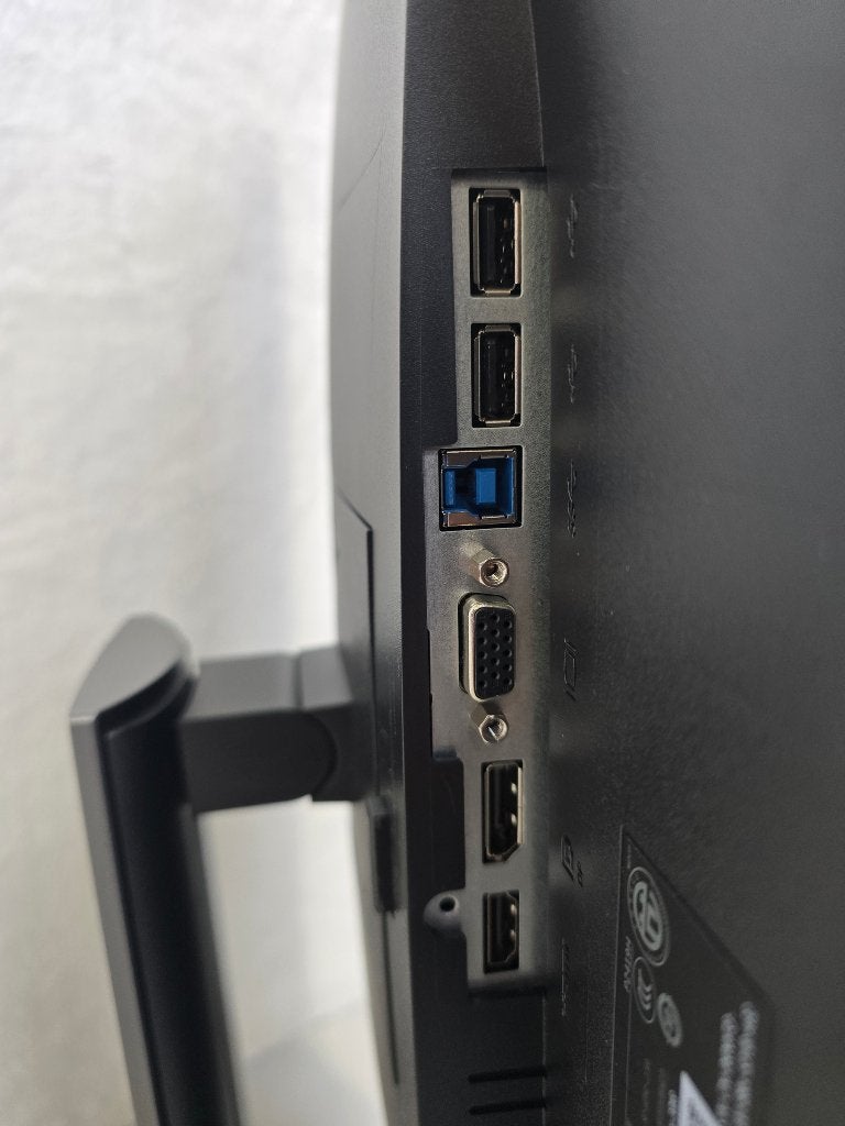 24″ Dell P2419–VGA-HDMI-Displaypoort–in hoogte verstelbaar, IPS, Ccservice, Refurbished, Full HD