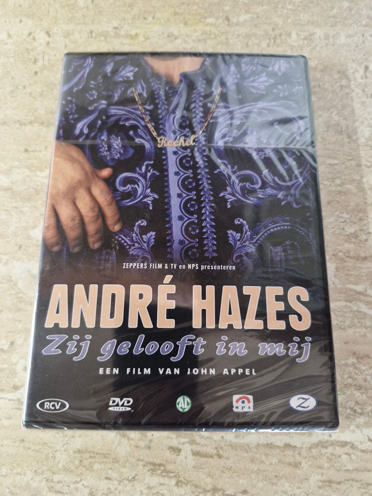 André Hazes - Zij gelooft in mij (DVD), Nederlands, Bonusmateriaal, Nieuw in verpakking, Alle leeftijden