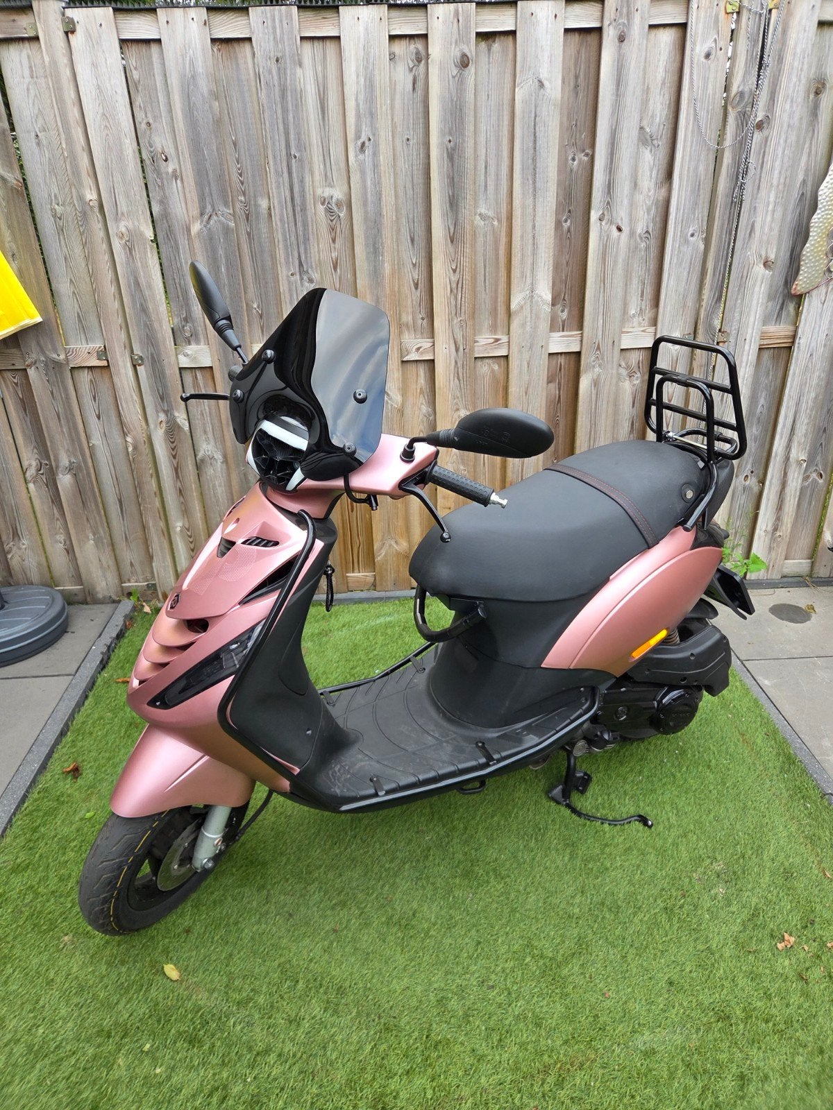 tekoop piaggio  zip iget  snor, Ophalen, Zip, Zo goed als nieuw, Benzine