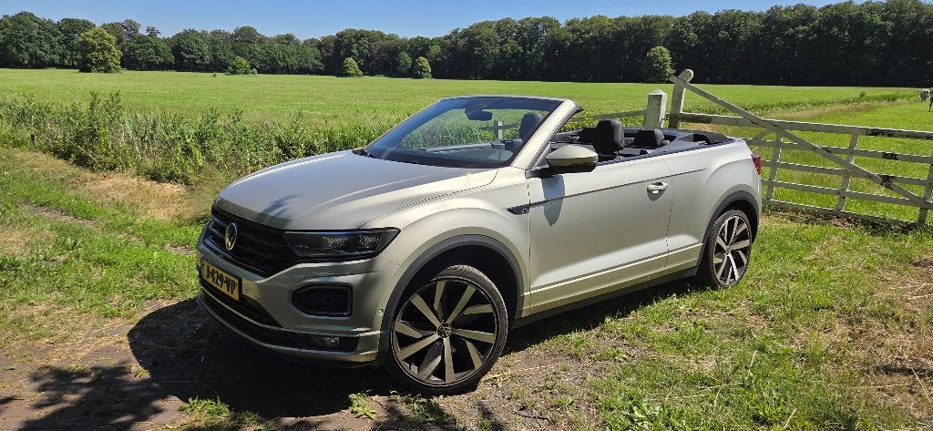 Volkswagen T-Roc CABRIO 1.5TSI 150pk 7-DSG Grijs/Zilver 2020, 4 stoelen, Alcantara, 75 €/maand, Particulier