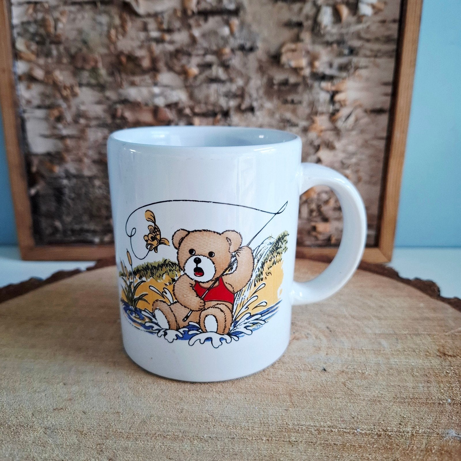 Vintage kindermok met vissend beertje, Keramiek, Zo goed als nieuw, Nvt, Nvt