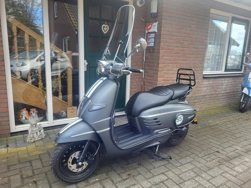 Peugeot Django premium 2024/1.600km/full option/Garantie, Ophalen, Zo goed als nieuw, Benzine, Overige modellen