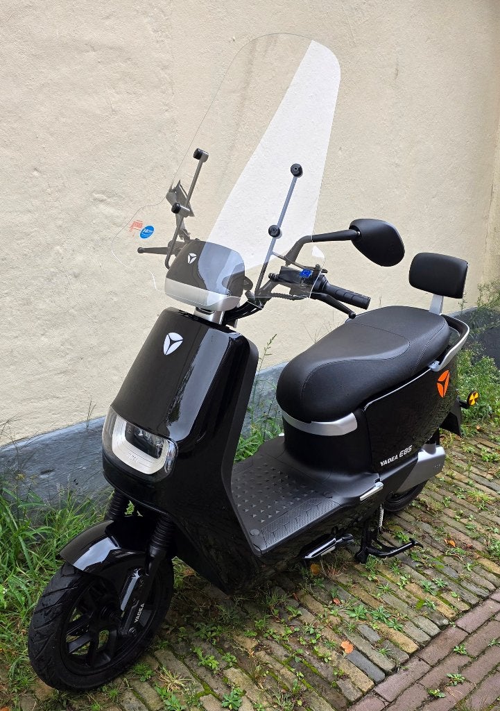 Bijna nieuwe Yadea E8S elektrische scooter, 2025, maar 350km
