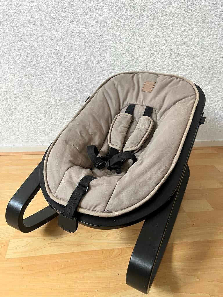 Kidsmill Up! Wipstoel - Zwart onderstel & beige bekleding, Gebruikt, Wipstoel, Met gordel(s) of riempje(s), Ophalen