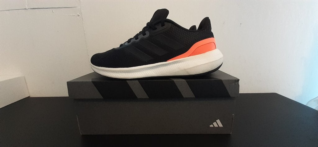Adidas sportschoenen zwart 42 2/3 Running Runfalcon 3.0 !, Ophalen of Verzenden, Zo goed als nieuw, Adidas, Sportschoenen