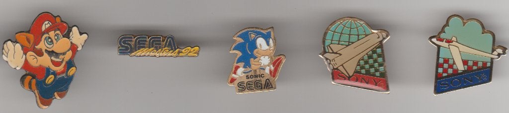 Sony Sega Nintendo vintage pins, Verzamelen, Speldjes, Pins en Buttons, Verzenden, Zo goed als nieuw
