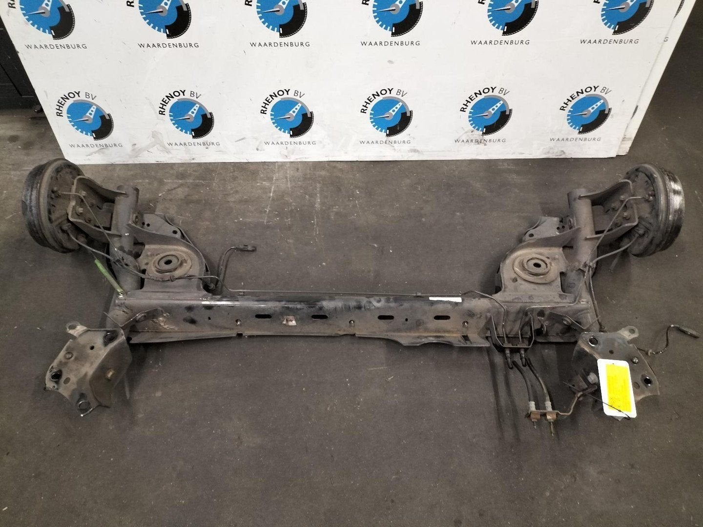 RENAULT CLIO 0.9 TCe Dynamique  STARRE ACHTER AS 555017983R, Ophalen of Verzenden, Gebruikt, ARN erkend