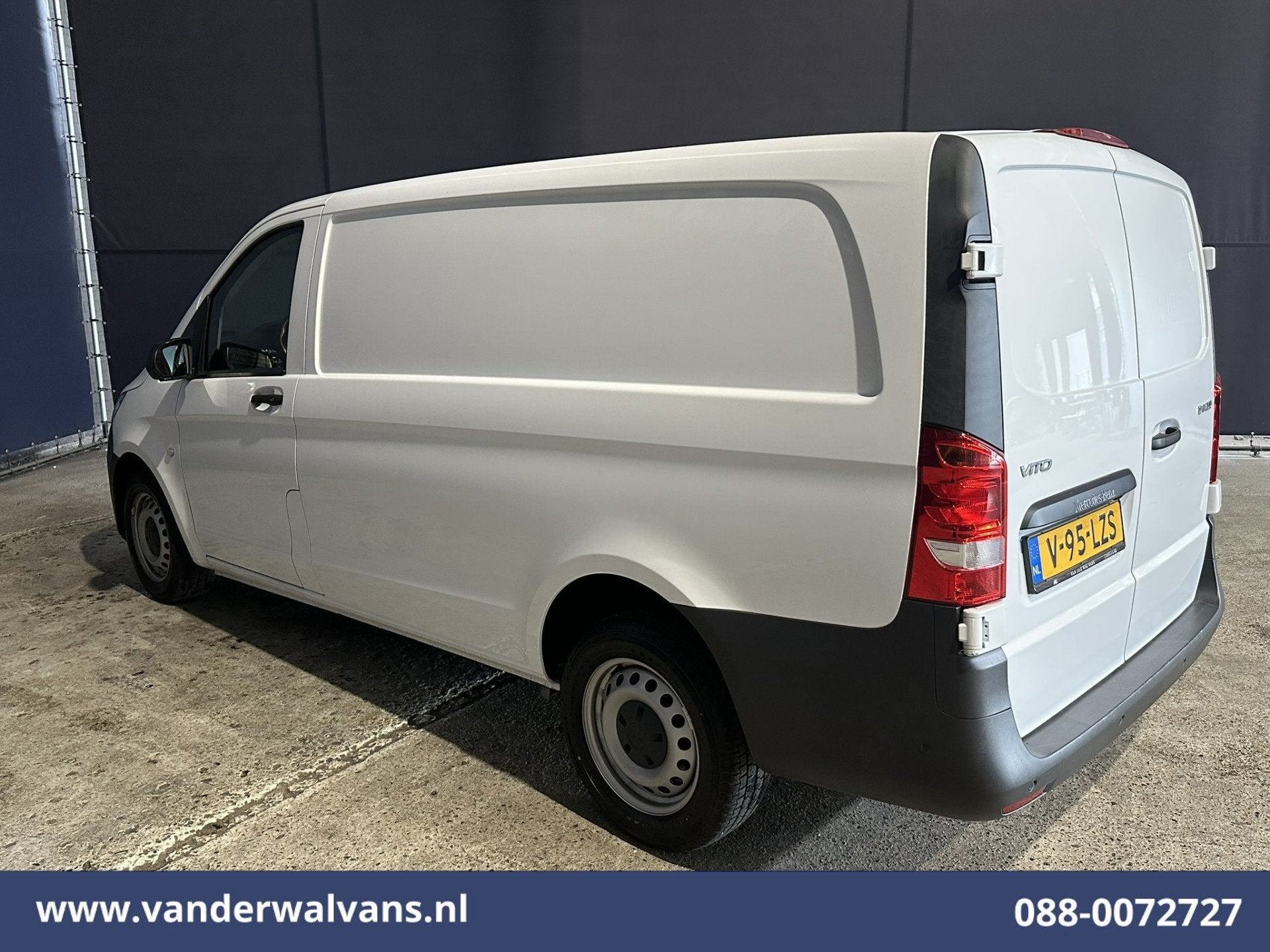 Mercedes-Benz Vito 114 CDI 136pk L2H1 Euro6 Airco | Camera |, Auto's, Gebruikt, 4 cilinders, 2000 kg, 1881 kg