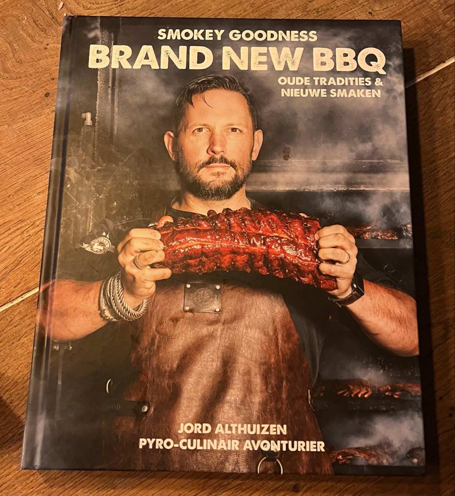 Brand New BBQ - Smokey Goodness, Boeken, Kookboeken, Ophalen of Verzenden, Zo goed als nieuw, Overige gebieden, Hoofdgerechten
