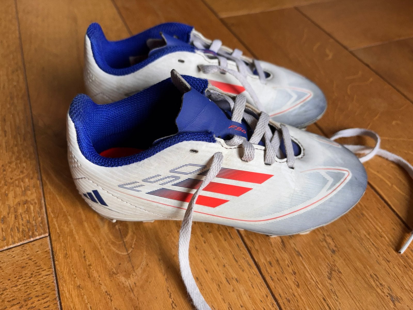 Adidas voetbalschoenen maat 31, Gebruikt, Maat XS of kleiner, Schoenen, Ophalen of Verzenden