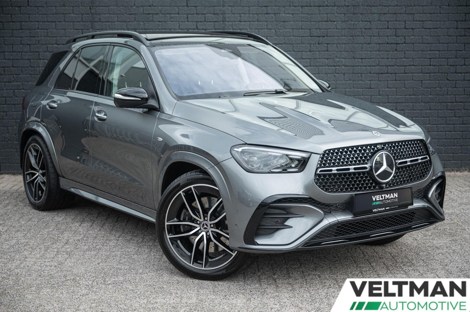 Mercedes GLE-klasse 400 e 4MATIC AMG Line PANO 22INCH BURMES, Auto's, Automaat, Dealer onderhouden, Gebruikt, 4 cilinders