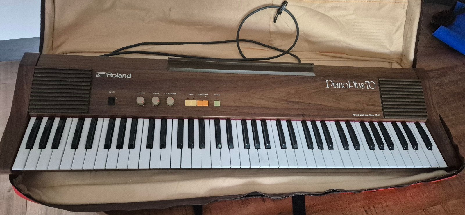 Prachtige vintage Roland Piano Plus 70 (HP-70), als nieuw., Muziek en Instrumenten, Ophalen, Gebruikt, Zwart