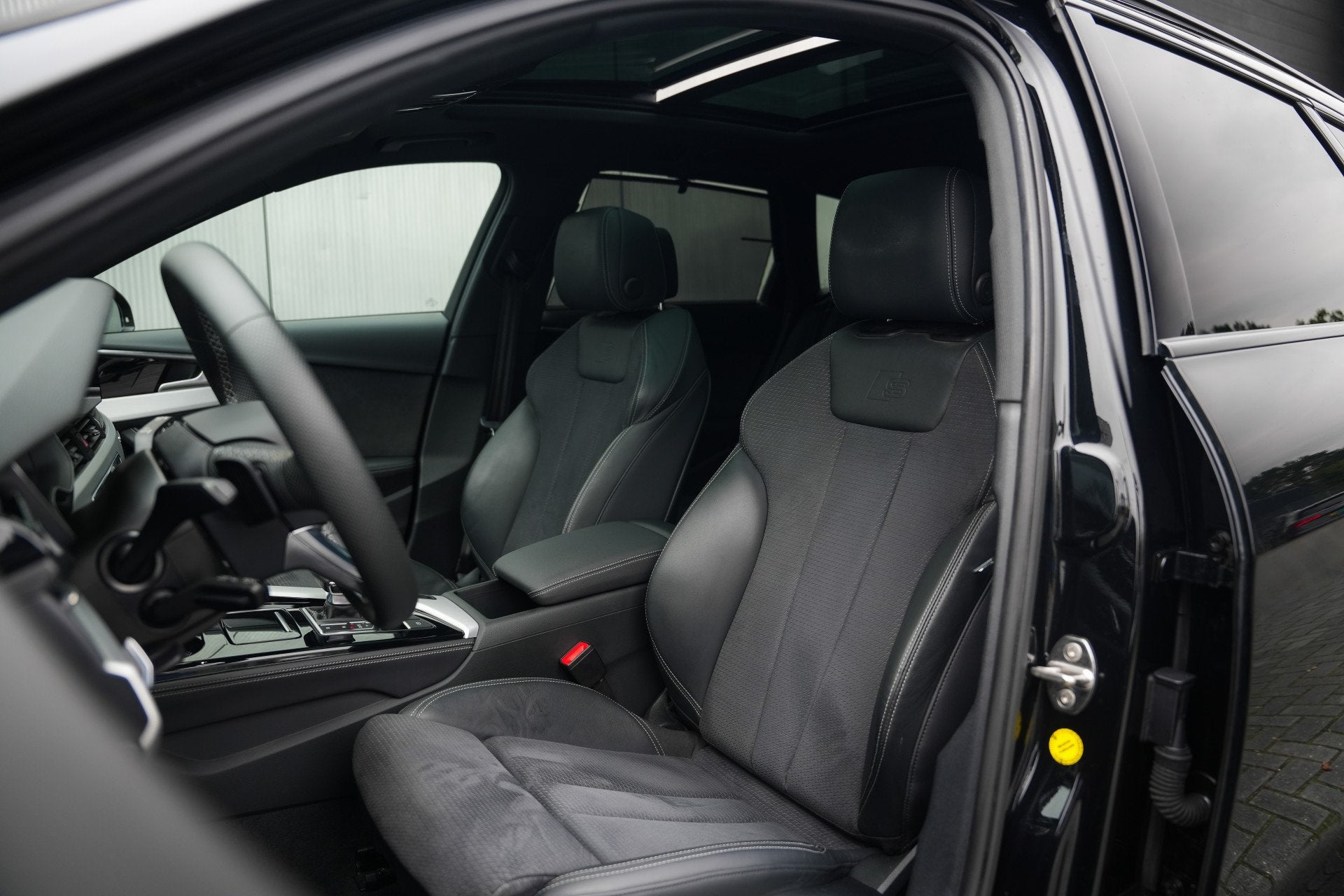Audi A4 Avant 40 TFSI 204 pk Quattro S-Edition Competition /, Automaat, 15 km/l, Gebruikt, Zwart