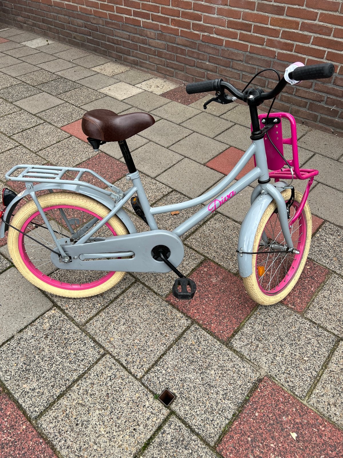 Alpina Diva kinderfiets 18 inch - Grijs/Roze, Fietsen en Brommers, Ophalen, Gebruikt, Terugtraprem, 16 tot 20 inch