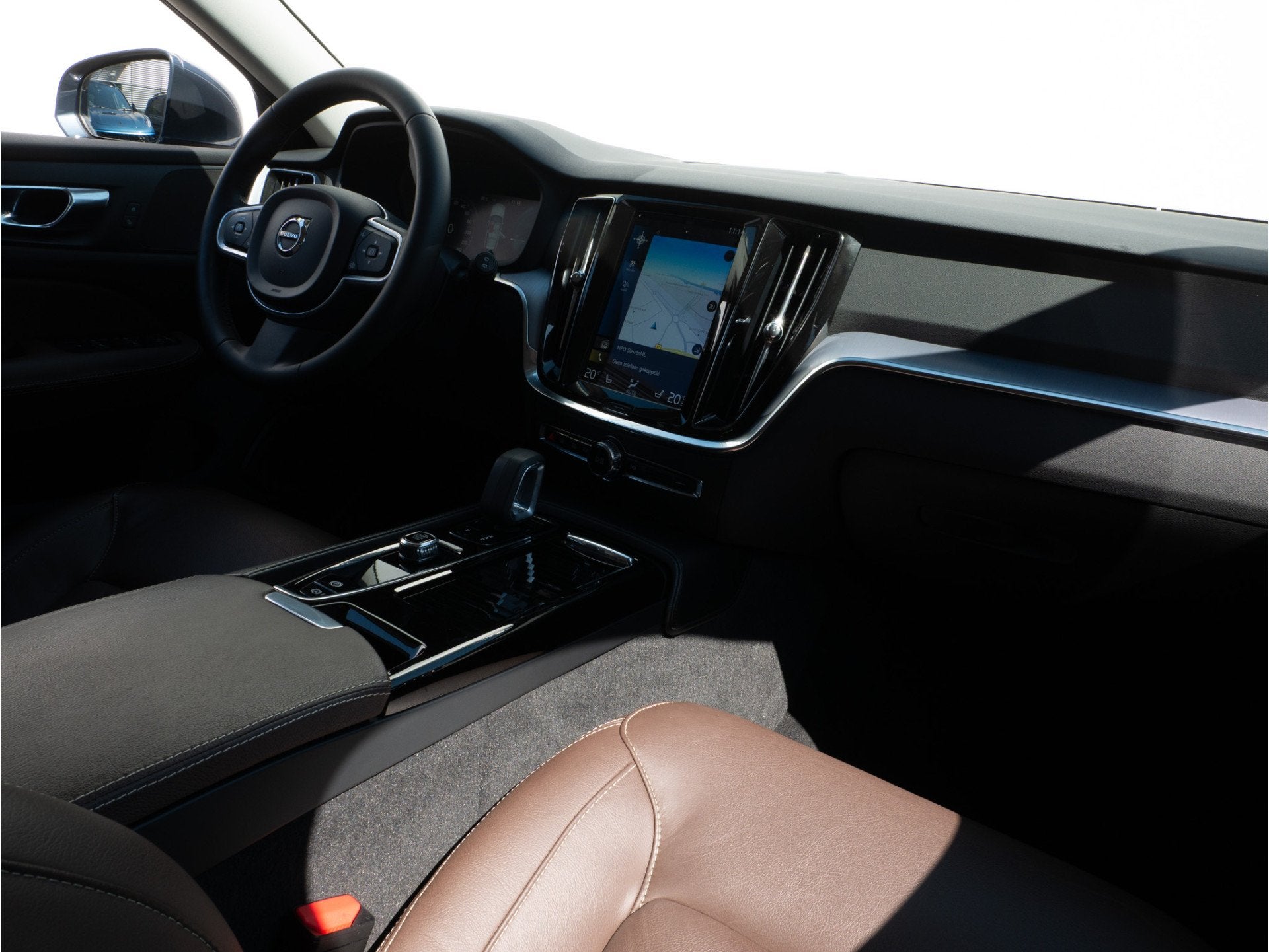 Volvo V60 2.0 T6 Recharge AWD Inscription Expression Leer/ C, Auto's, Volvo, Automaat, Gebruikt, Blauw, Hybride Elektrisch/Benzine