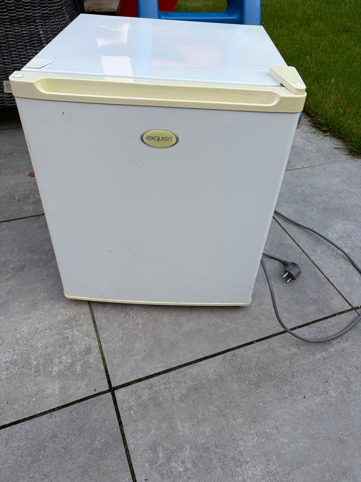 Compacte Exquisit vriezer - Ideaal voor kleine ruimtes, Gebruikt, Minder dan 85 cm, Minder dan 60 cm, Vrijstaand