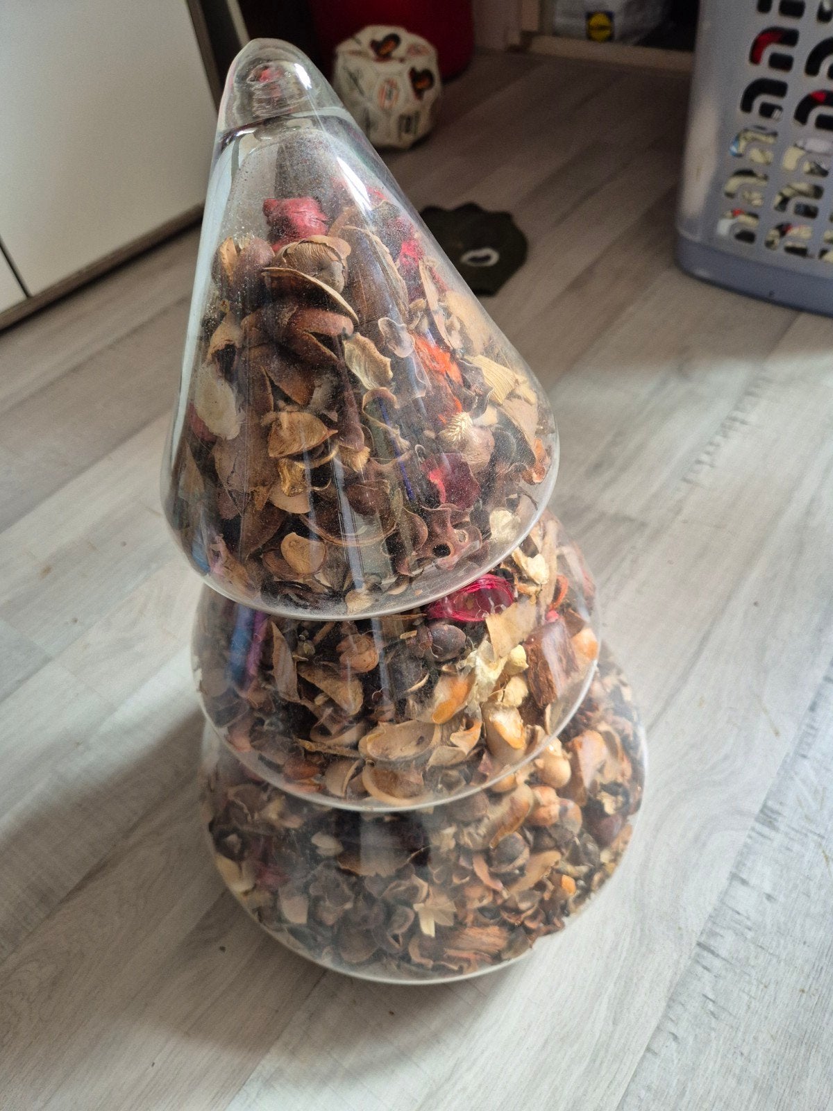 Decoratieve glazen pot met potpourri, Gebruikt, Meerkleurig, Ophalen of Verzenden, Modern