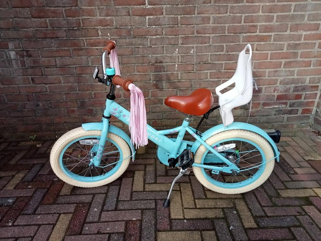 Leuke kinderfiets met zijwieltjes en zitje, Ophalen, Zo goed als nieuw, Minder dan 16 inch, Zijwieltjes