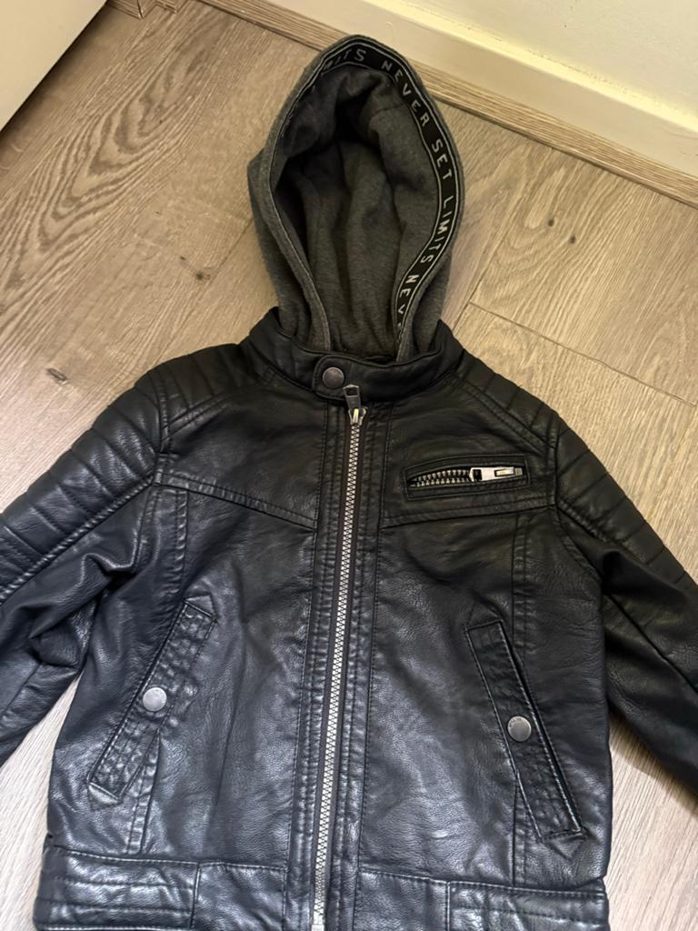 Stoere DIVSN 83 leren jas met capuchon maat 104, Ophalen of Verzenden, Gebruikt, Jongen, Jas