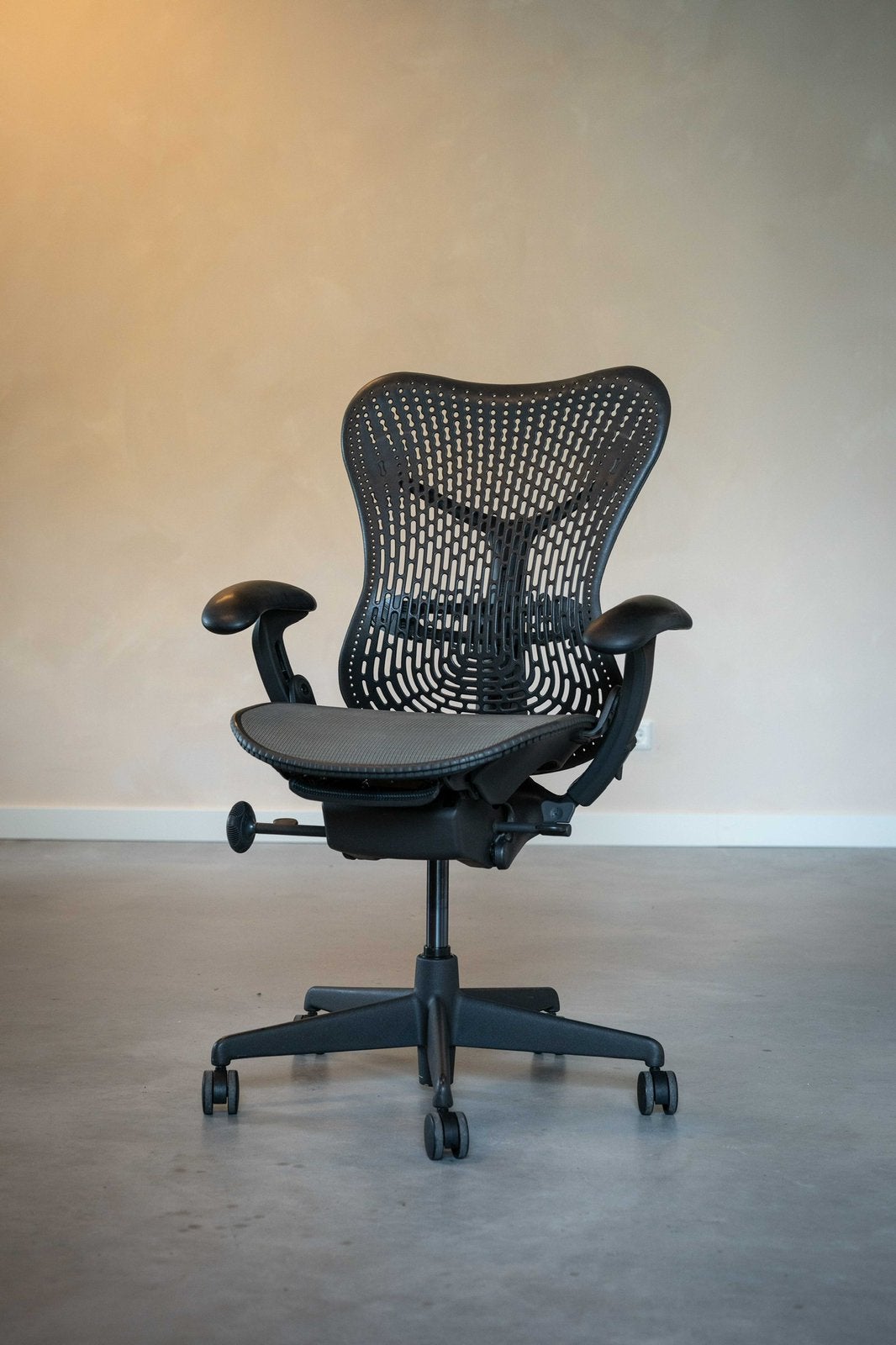 Herman Miller Mirra bureaustoel, Ophalen, Zo goed als nieuw, Zwart