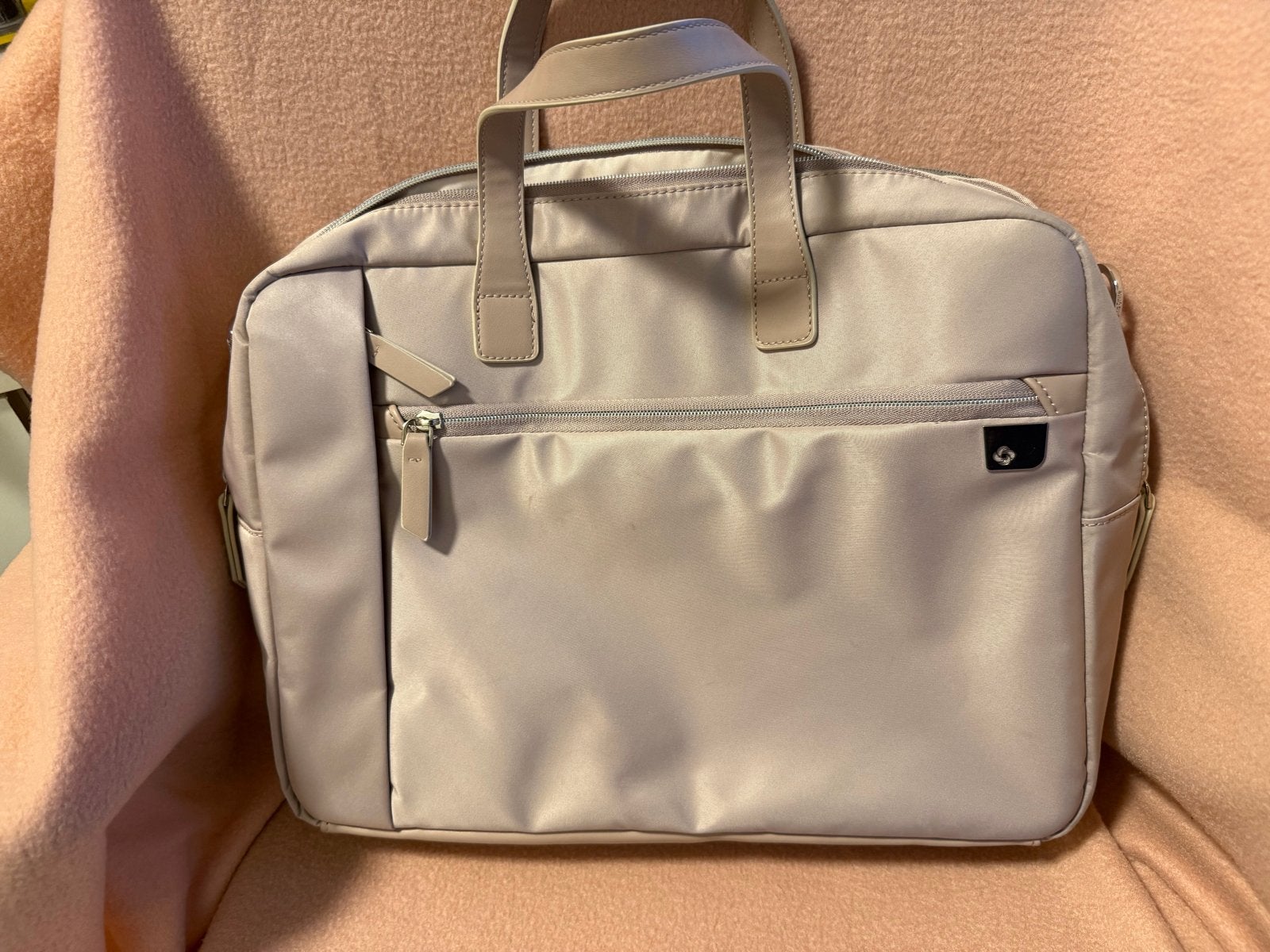 Samsonite laptoptas/schoudertas - lichtroze 15 inch, Computers en Software, Laptoptassen, Gebruikt, 15 inch, Laptophoes, Samsonite