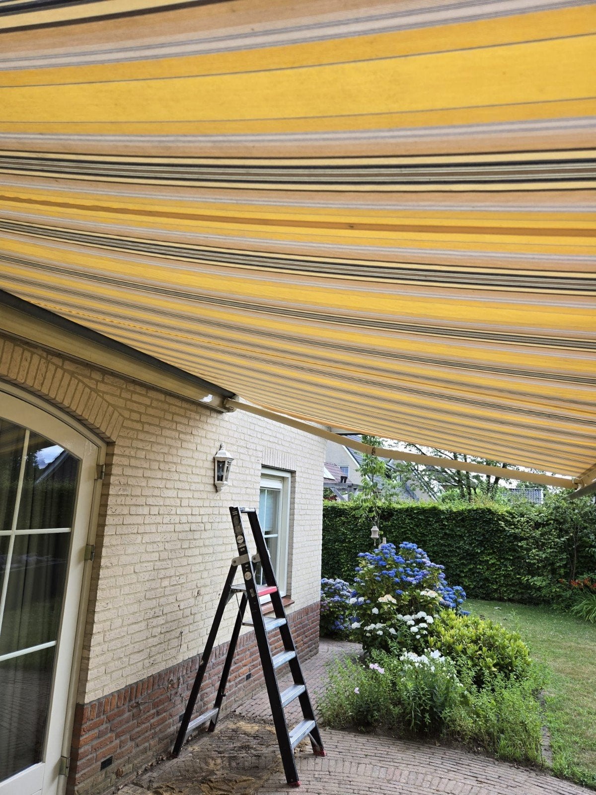 Knikarmscherm nette staat, Tuin en Terras, Zonneschermen, 150 tot 300 cm, Ophalen of Verzenden, 250 cm tot 450 cm, Knikarmscherm