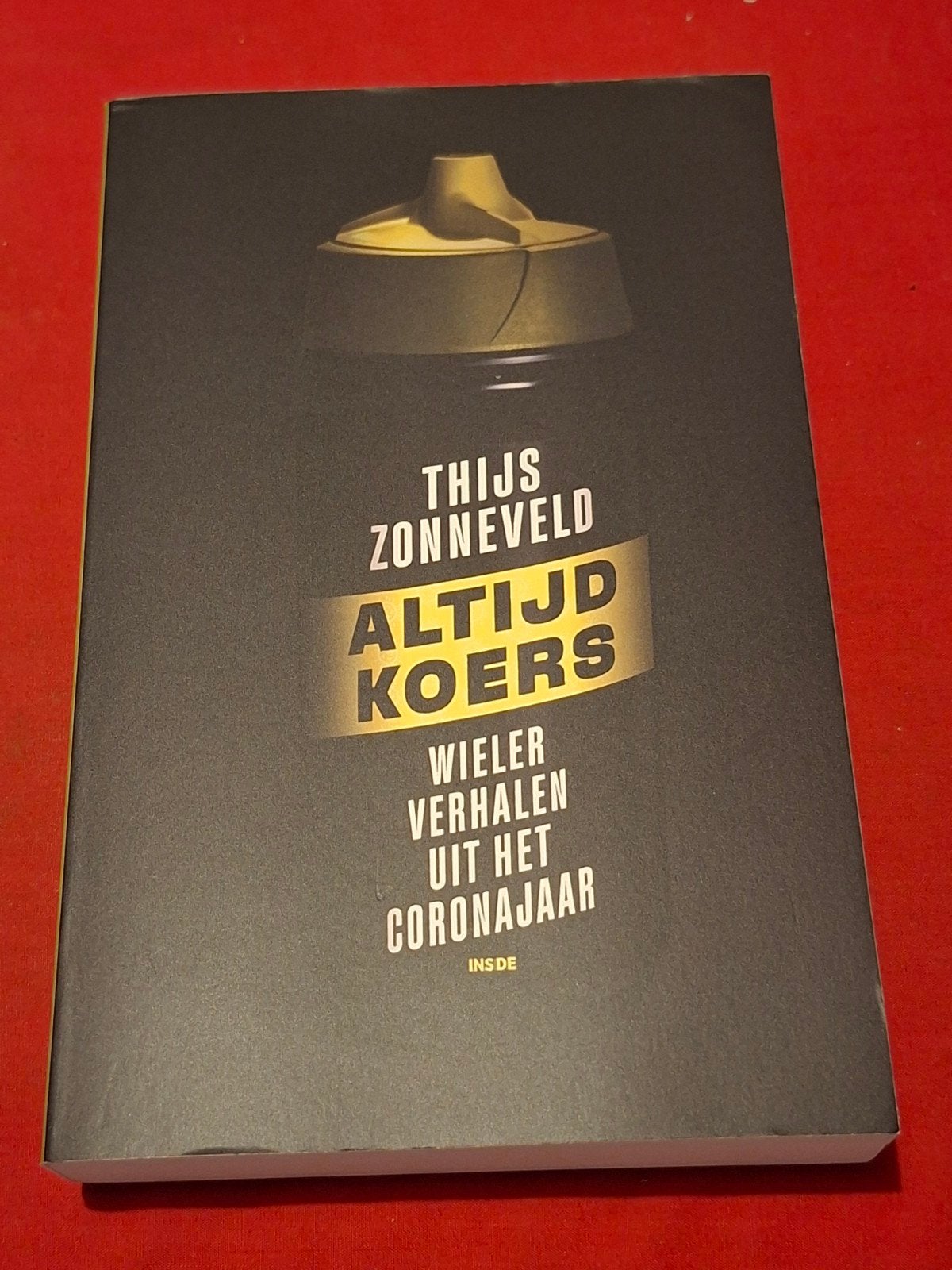 GESIGNEERD Altijd koers. Thijs Zonneveld. Wielerverhalen., Boeken, Sportboeken, Ophalen of Verzenden, Zo goed als nieuw, Lopen en Fietsen