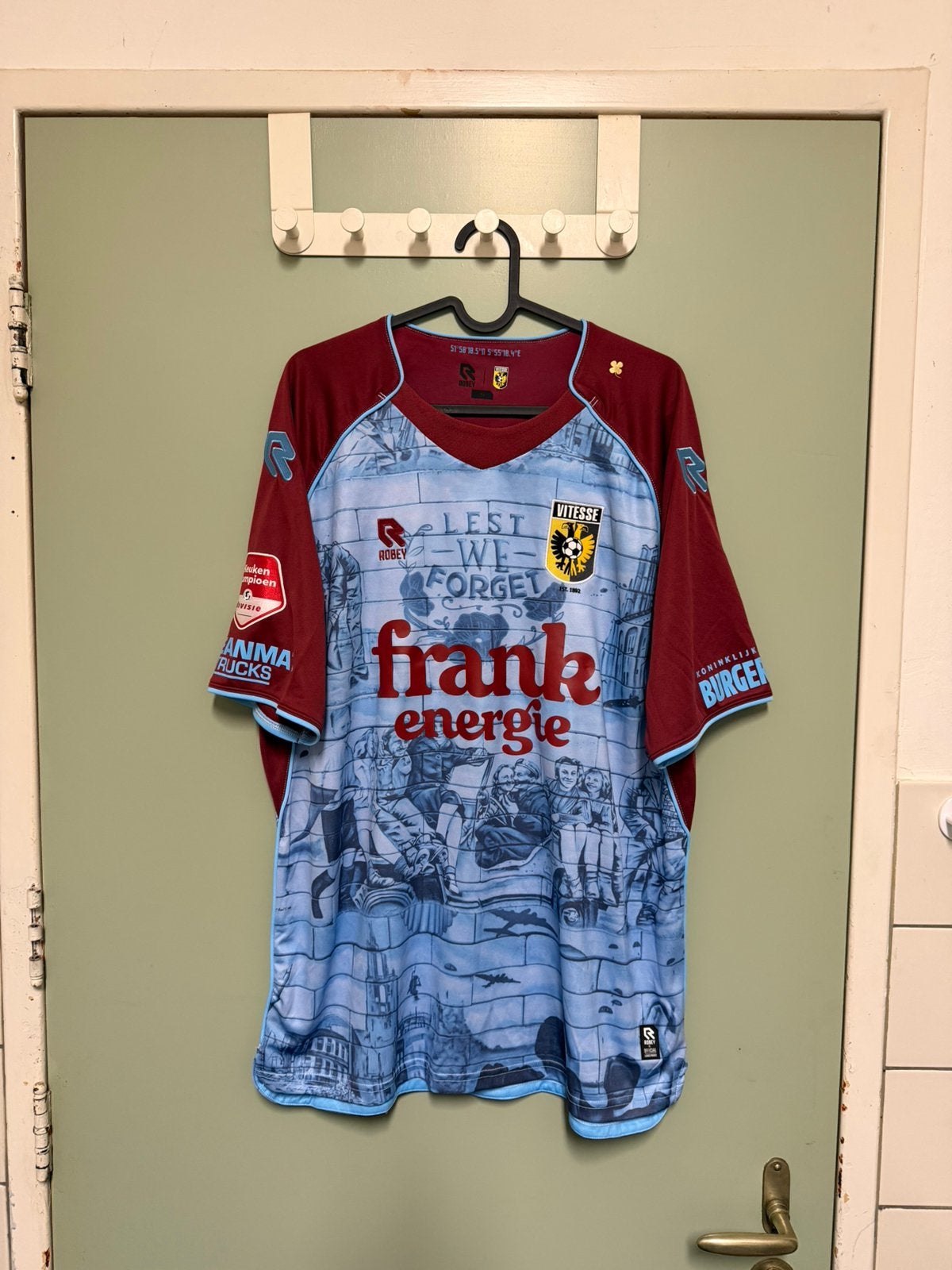 Gezocht vitesse airborne shirts vitesse shirts, Ophalen of Verzenden, Zo goed als nieuw, Vitesse, Shirt