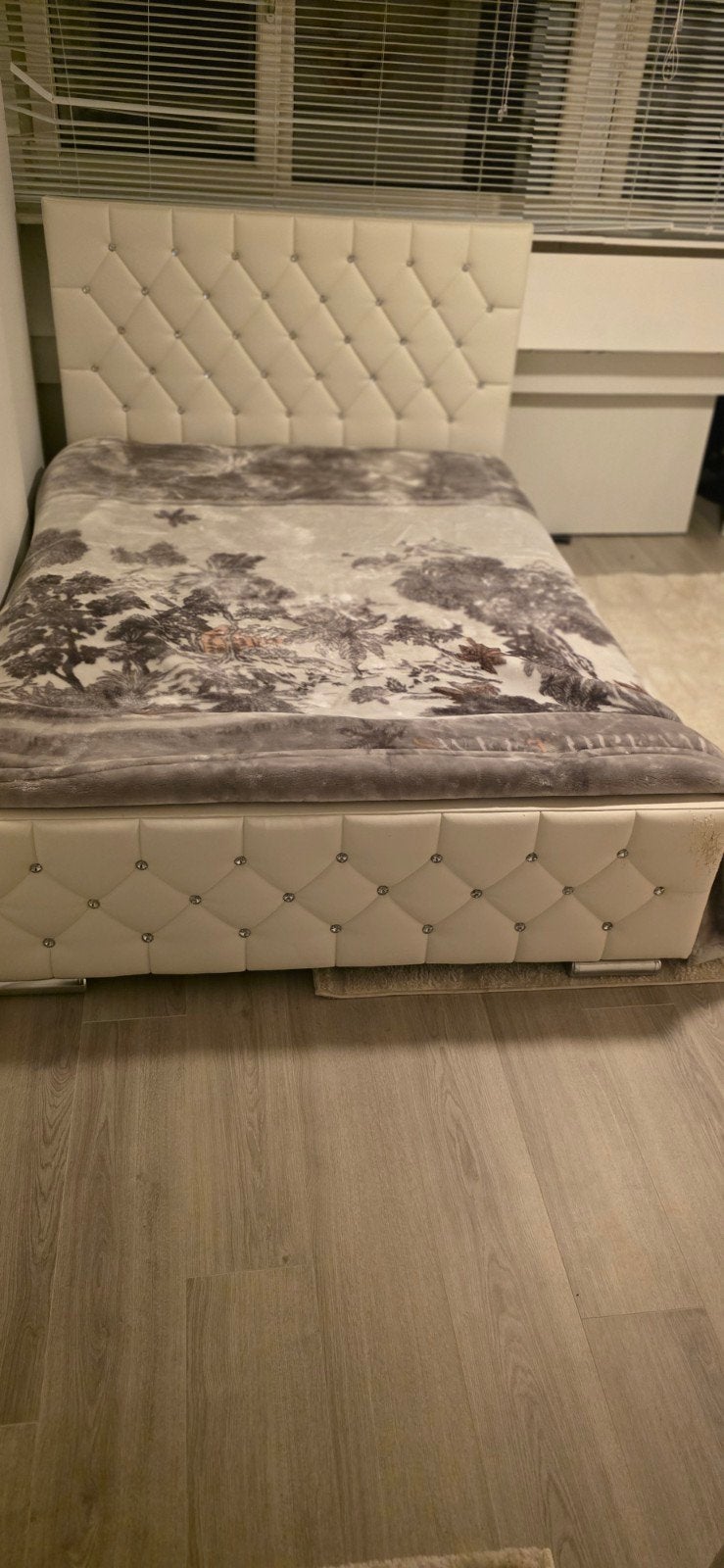 Eenpersoonsbed met matras en  hoofdbord, Ophalen, Gebruikt, Eenpersoons, 140 cm