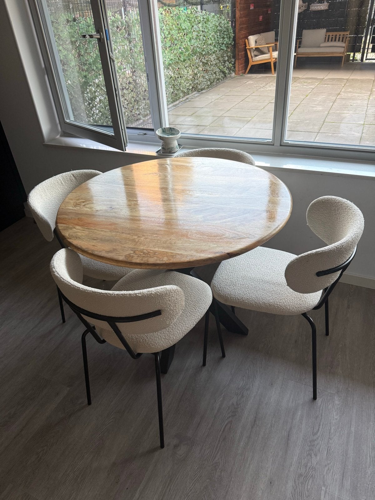 Ronde eettafel mangohout en stoelen, Huis en Inrichting, Tafels | Eettafels, Ophalen, Gebruikt, 100 tot 150 cm, Rond