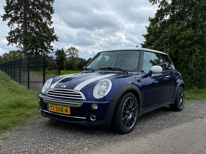 Mini 1.6 Cooper | 6-2027 apk |Airco | Motor +-130k | Carplay, Voorwielaandrijving, Zwart, 4 cilinders, Leder en Stof