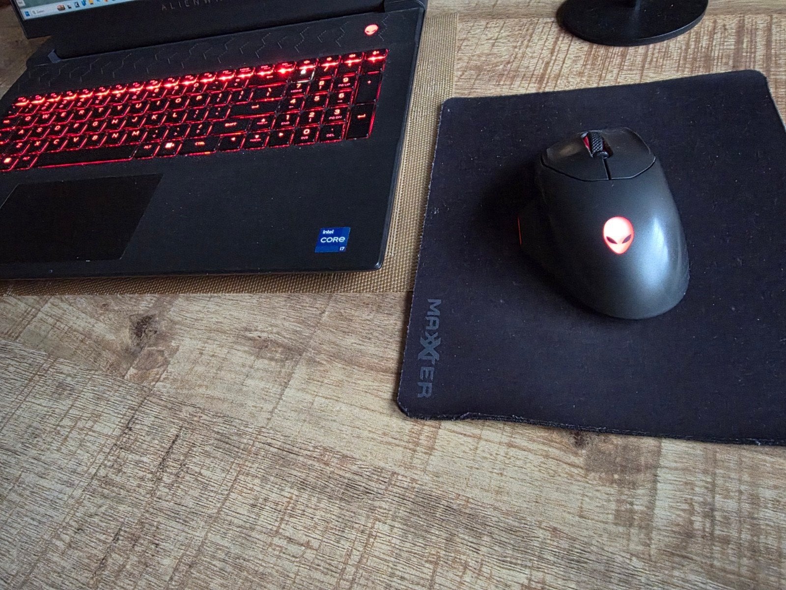 Foto 8 van Alienware Gaming Laptop - Krachtige Prestaties